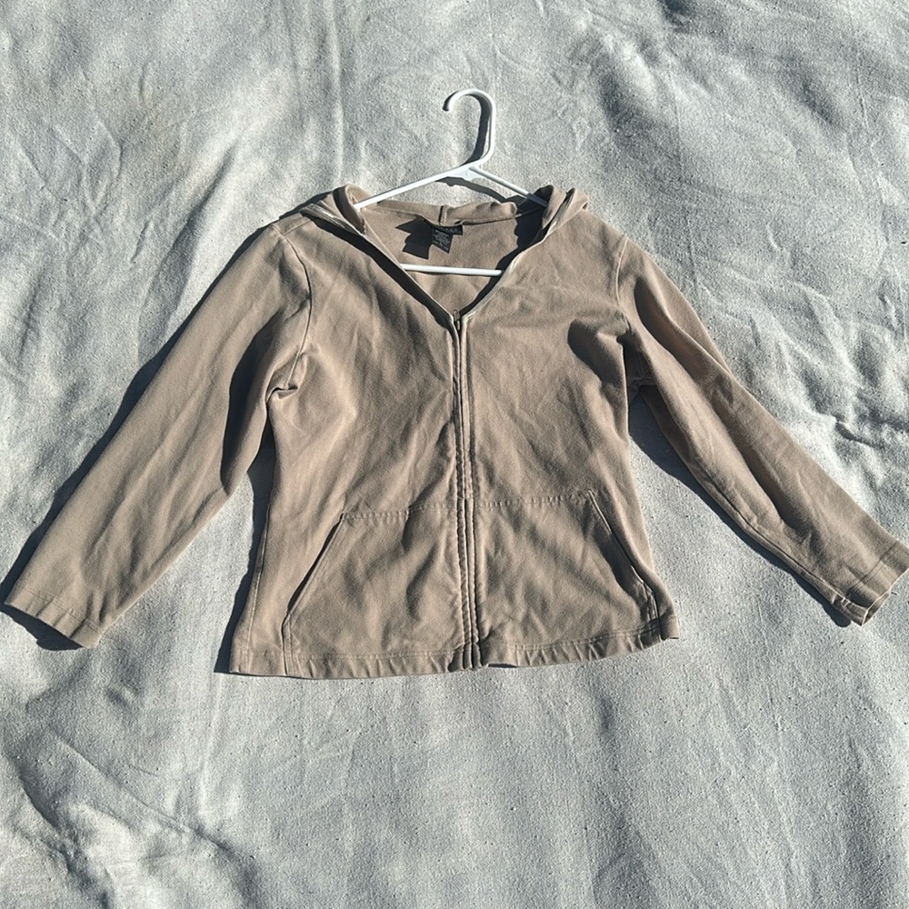 Tan sweatshirt